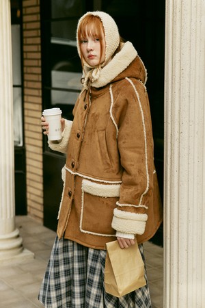 A HOODED DUFFLE MUSTANG BROWN