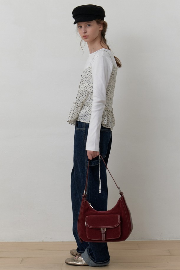 AMONG - 숄더백 - A BUCKLED POCKET SUADE SHOULDER BAG_BURGUNDY