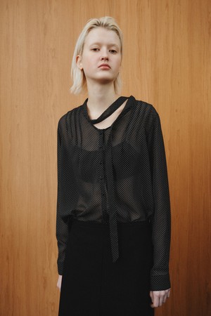DOT TIE BLOUSE_BLACK