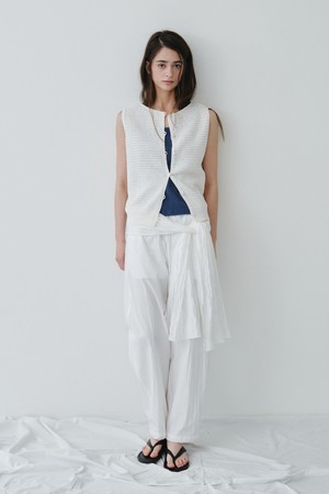 CROCHET BACK OPEN KNIT TOP_OFF WHITE