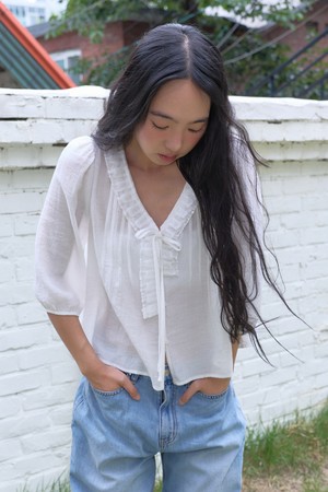 [26SUEMMER] LACE PINTUCK BLOUSE (WHITE)