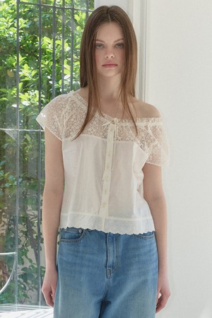 [26MID] FLOWER LACE BLOUSE (CREAM)