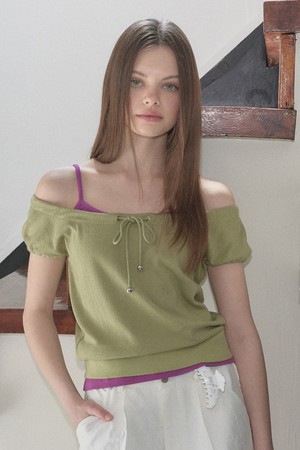 [26MID] STRAP OFF-SHOULDER TOP (OLIVE)