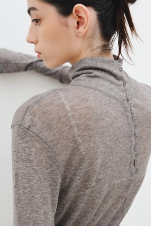 BUTTON-DOWN TURTLENECK TOP_GREY