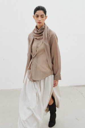 SCARF TIE BLOUSE_COCOA