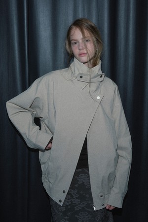 [26FW] HIGH-NECK COTTON BOMBER JACKET (CREAM)