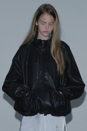 [26FW] FAKE LEATHER SHIRRING ZIP-UP (BLACK)