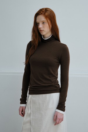 TWO-TONE LAYERED JERSEY TOP_DARK BROWN