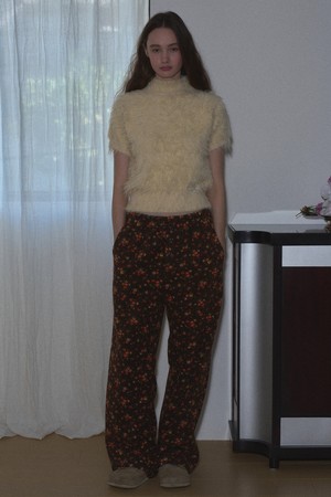 [26WINTER] FLOWER BUTTON FLEECE PANTS (BROWN)