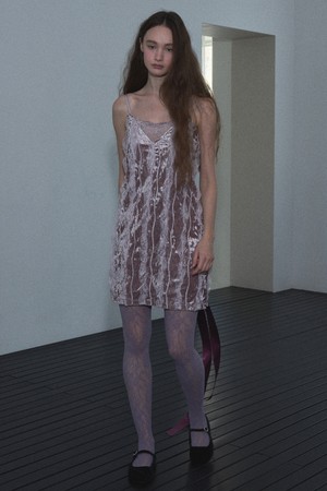 [26WINTER] VELVET LACE MINI DRESS (SMOKE PINK)