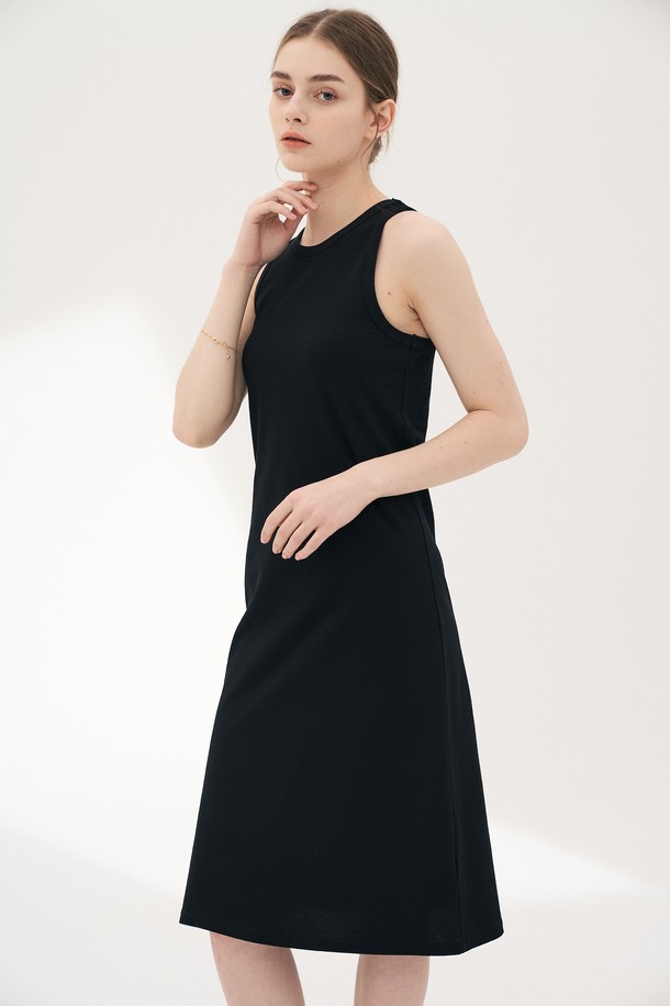 Le Soleil Matinee - 민소매 원피스 - [22SS] Slim Racer Back Dress[BLACK]