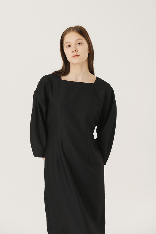 Le Soleil Matinee - 긴소매 원피스 - Sqaure-Neck Quarter Sleeve One-Piece [BLACK]