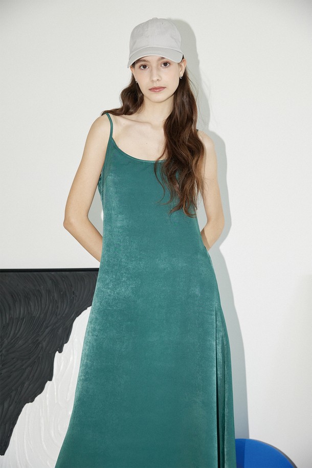 Le Soleil Matinee - 민소매 원피스 - Flare Satin Sleeveless One Piece [DEEP GREEN]