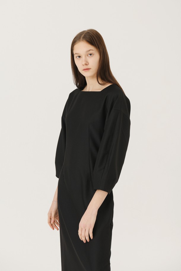 Le Soleil Matinee - 긴소매 원피스 - Sqaure-Neck Quarter Sleeve One-Piece [BLACK]