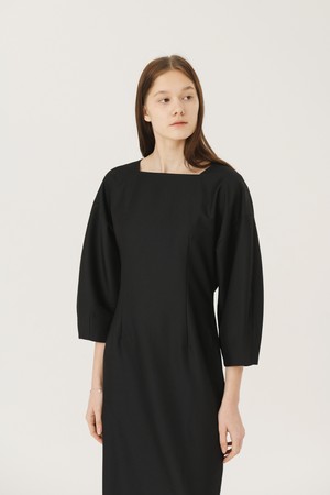 Sqaure-Neck Quarter Sleeve One-Piece [BLACK]