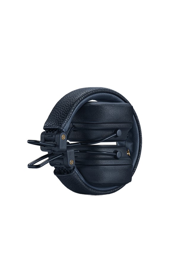 마샬 메이저5 (MAJOR5) 블루투스 헤드폰 [공식수입원 소비코AV 정품]은 블랙, 크림, 브라운, 미드나잇 블루 4가지 색상으로 출시되었습니다. 최대 100시간 이상 사용 가능한 강력한 배터리와 퀵차지 기능을 지원하며, 블루투스 5.3 버전을 통해 최대 10m 범위 내에서 안정적인 무선 연결을 제공합니다. 노이즈 캔슬링 기능으로 몰입감 있는 음질을 경험할 수 있으며, 무게는 186g으로 가볍습니다. 접이식 디자인과 커스터마이징 가능한 M버튼, 마이크 내장, 전용 앱 지원, 친환경 소재 사용 등 다양한 편의 기능과 특징을 갖추었습니다. 구성품으로는 헤드폰, 3.5mm 오디오 케이블, USB-C 충전 케이블, 사용설명서가 포함되어 있습니다.
