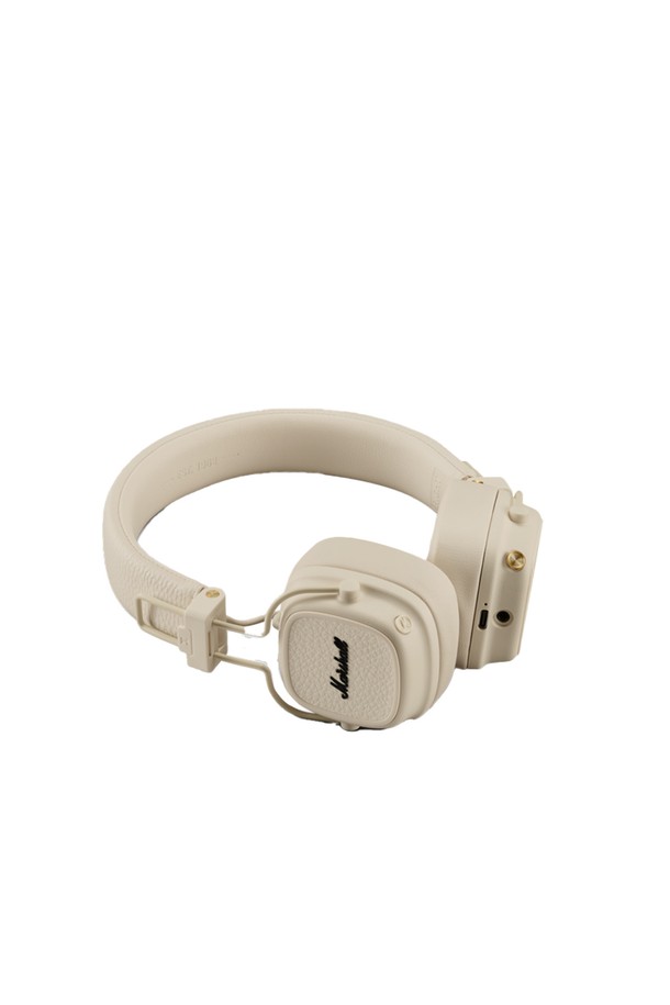 마샬 메이저5 블루투스 헤드폰은 최대 100시간 이상 무선 재생이 가능한 고성능 헤드폰입니다. 15분 충전으로 최대 15시간 사용 가능하며, USB-C 타입 충전을 지원합니다. 블랙, 크림, 브라운, 미드나잇블루 4가지 색상으로 출시되었으며, 40mm 다이나믹 드라이버를 통해 20Hz-20kHz의 풍부한 음역대를 제공합니다. 3.5mm 오디오 케이블 연결 및 스포티파이 연동을 지원하며, 접이식 디자인으로 휴대성을 높였습니다. 80% 재활용 플라스틱과 94% 재활용 종이 포장재를 사용하여 친환경적인 가치를 더했습니다.
