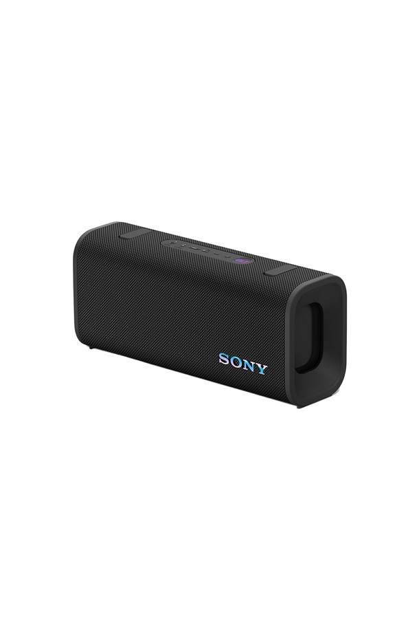 소니 ULT FIELD 3(소니 ULT 필드 3) 블루투스 스피커는 오프화이트, 블랙, 포레스트 그레이, 오렌지 4가지 색상으로 제공됩니다. IP66/67 등급의 방수/방진/충격 방지 기능을 갖춰 야외에서도 안심하고 사용할 수 있으며, 최대 24시간 사용 가능한 5,200mAh 배터리를 탑재했습니다. 2-WAY 스피커 구조로 풍부한 음질을 제공하며, 세로/가로 배치, USB 디바이스 충전, 핸즈프리 통화 기능 등을 지원합니다. 블루투스 5.2 버전을 통해 최대 30m 거리에서 무선 연결이 가능하며, 스테레오 페어링, 멀티포인트 연결, 에코 캔슬레이션 기능을 제공합니다. 구성품으로는 스피커 본체, USB C-to-C 케이블, 사용설명서, 숄더 스트랩이 포함되어 있습니다.
