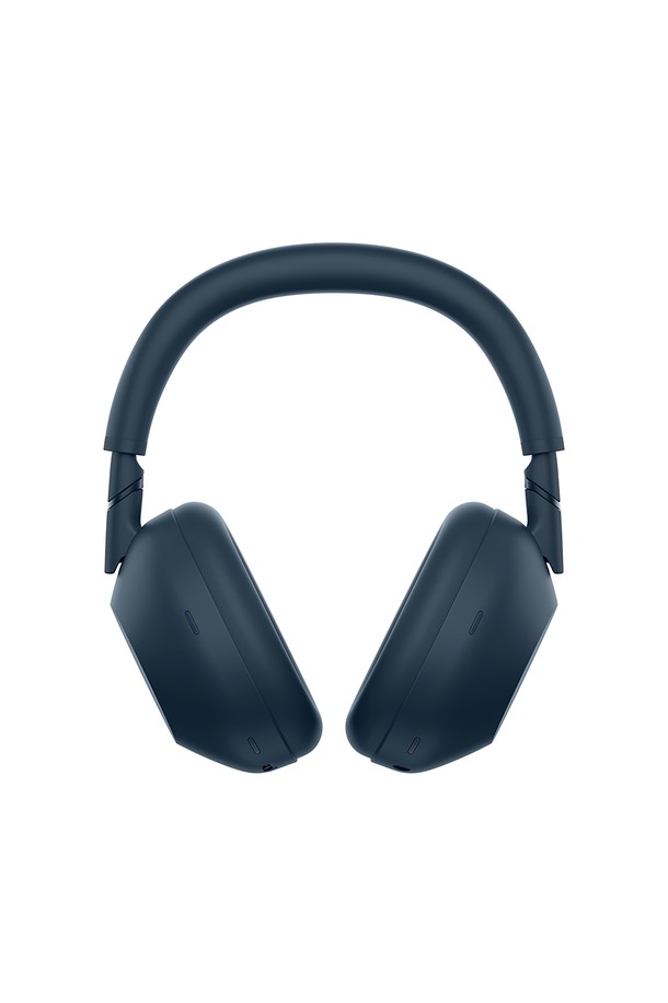 소니 WH-1000XM6 노이즈 캔슬링 헤드폰은 음악 감상과 일상생활에 최적화된 무선 오버이어 헤드폰입니다. 플라스틱 소재로 제작되었으며, 뛰어난 노이즈 캔슬링 기능을 통해 몰입감 있는 청취 경험을 제공합니다. 블랙 색상으로 출시되었으며, 블루투스 기능을 지원하여 편리하게 사용할 수 있습니다. 헤드폰 거치대가 함께 제공되어 더욱 효율적인 보관이 가능합니다. 소니 WH-1000XM6 헤드폰으로 선명하고 풍부한 음질을 경험해 보세요.
