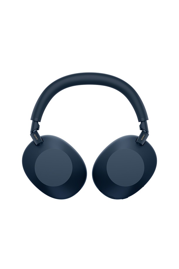 소니 WH-1000XM6 노이즈 캔슬링 헤드폰은 음악 감상과 일상생활에 최적화된 무선 오버이어 헤드폰입니다. 플라스틱 소재로 제작되었으며, 뛰어난 노이즈 캔슬링 기능을 통해 몰입감 있는 청취 경험을 제공합니다. 블랙 색상으로 출시되었으며, 블루투스 기능을 지원하여 편리하게 사용할 수 있습니다. 헤드폰 거치대가 함께 제공되어 더욱 효율적인 보관이 가능합니다. 소니 WH-1000XM6 헤드폰으로 선명하고 풍부한 음질을 경험해 보세요.
