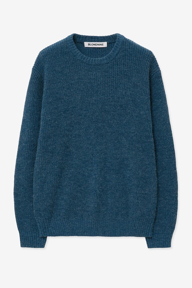 가을, 겨울 시즌을 위한 크루넥 리브 니트 스웨터입니다. 부드러운 니트 소재로 제작되어 포근한 착용감을 선사하며, 레귤러 핏으로 편안하게 착용 가능합니다. 베이직하고 캐주얼한 스타일로, 일상복으로 활용하기 좋습니다. 11가지 다양한 컬러로 출시되어 폭넓은 선택이 가능하며, 라운드넥과 긴 소매 디자인으로 미니멀하고 클래식한 분위기를 연출합니다. 두꺼운 두께감으로 따뜻함을 더했습니다.
