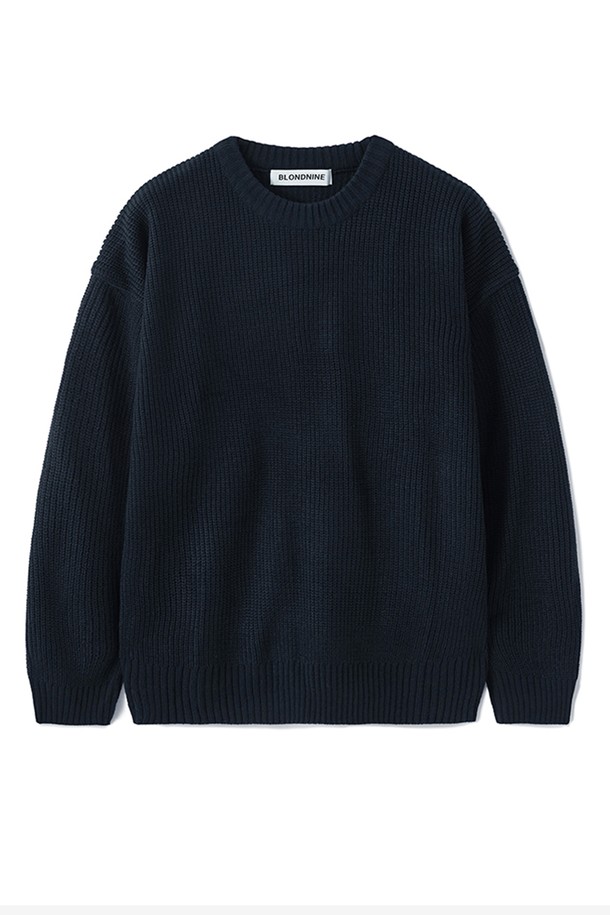 부드러운 니트 소재의 크루넥 리브 니트 스웨터입니다. 11가지 다채로운 컬러로 출시되어, 베이직하고 캐주얼한 스타일을 연출하기 좋습니다. 가을과 겨울 시즌, 레귤러 핏과 긴 소매 기장으로 따뜻하고 편안하게 착용할 수 있습니다. 출근룩, 모임룩 등 다양한 TPO에 활용 가능하며, 캐주얼, 미니멀, 클래식 스타일을 즐겨 입는 남녀 모두에게 추천합니다. 골지/리브 패턴으로 세련된 디자인을 더했습니다.
