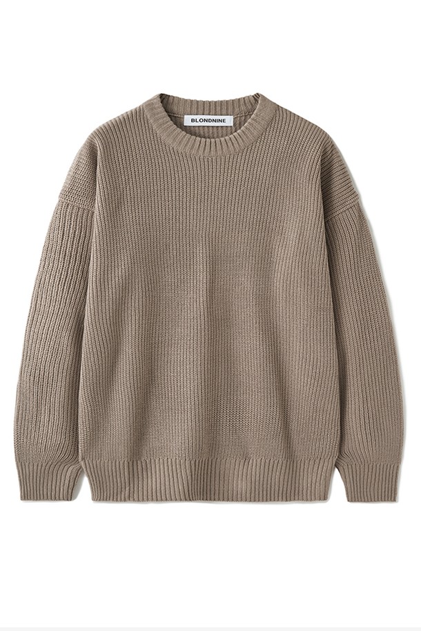 부드러운 촉감의 크루넥 리브 니트 스웨터입니다. 베이직하고 캐주얼한 스타일로, 가을과 겨울에 따뜻하게 착용하기 좋습니다. 라운드넥 디자인에 긴소매, 레귤러핏으로 제작되었으며, 촘촘한 골지 패턴과 리브 디테일이 특징입니다. 출근룩이나 모임룩 등 다양한 TPO에 활용 가능하며, 캐주얼, 클래식, 미니멀 스타일을 모두 소화할 수 있습니다. 11가지 다채로운 컬러로 만나보세요.
