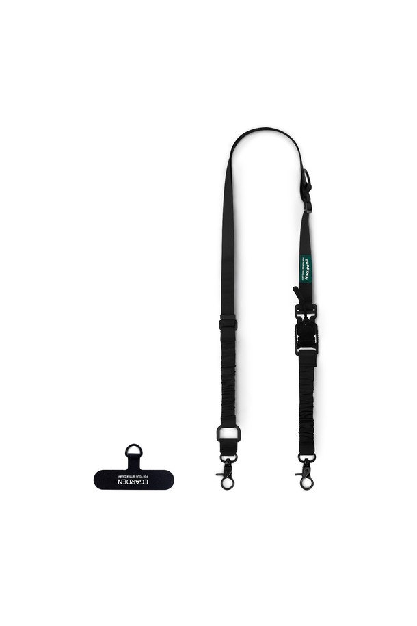 트래블러 슬링 스트랩 핸드폰 목걸이 크로스 줄은 일상 및 여행에 적합한 핸드폰 스트랩입니다. 블랙 색상의 나일론 소재로 제작되었으며, 캐주얼 및 미니멀 스타일을 연출합니다. 160~180cm 착용 가능하며, 사이즈 조절이 용이하여 편리하게 사용할 수 있습니다. 슬림한 디자인에 원터치 버클로 간편하게 핸즈프리 기능을 제공하며, 크로스 형태로 착용 가능합니다. 여행룩이나 산책룩에 매치하여 스타일리시함을 더해보세요.
