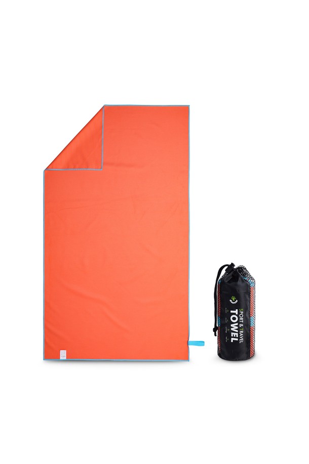 이 밴딩 스윔 타월은 수영, 캠핑, 여행, 피트니스, 하이킹 등 다양한 활동에 적합한 초경량 극세사 스포츠 타올입니다. 폴리에스터와 나일론 혼방 소재로 제작되어 흡습, 속건 기능이 뛰어나며, 가볍고 휴대성이 좋습니다. 밴딩과 스트랩 디자인으로 편리하게 사용할 수 있으며, 메쉬 파우치를 함께 제공하여 보관이 용이합니다. 오렌지, 블루, 그린, 그레이 4가지 컬러로 만나보실 수 있으며, 항균 기능으로 위생적인 사용이 가능합니다. 접이식 디자인으로 부피를 줄여 휴대가 간편합니다.
