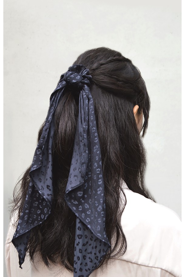 VIS Ā VIS  - 기타소품 - LEOPARD SCRUNCHIE WITH SCARF