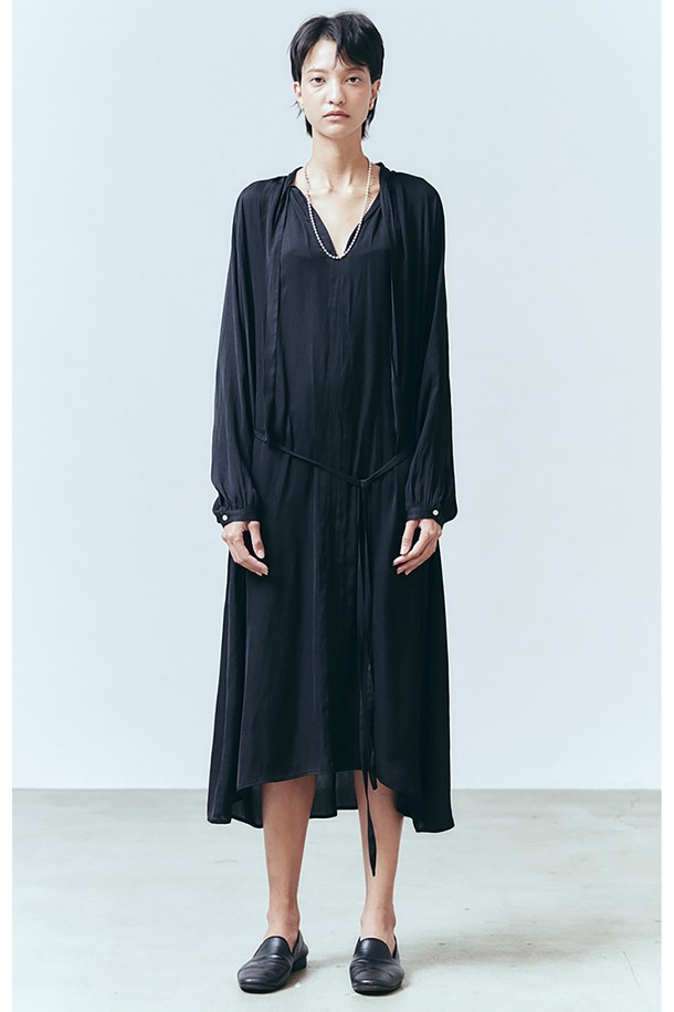 VIS Ā VIS  - 긴소매 원피스 - TIE-COLLAR GATHERED DRESS