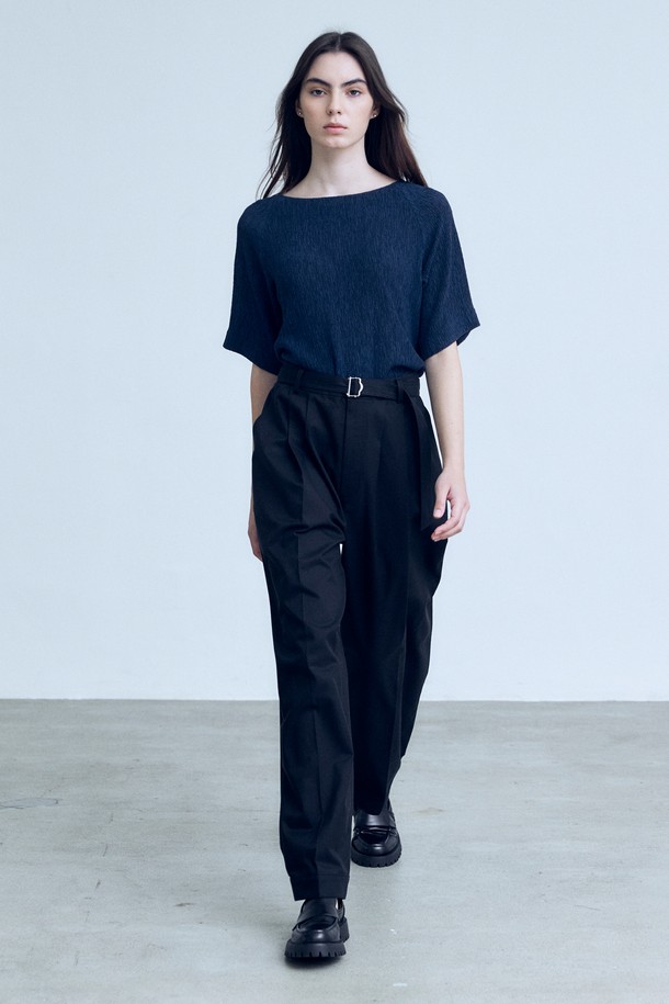 VIS Ā VIS  - 롱/미디팬츠 - BELTED TAPERED PANTS