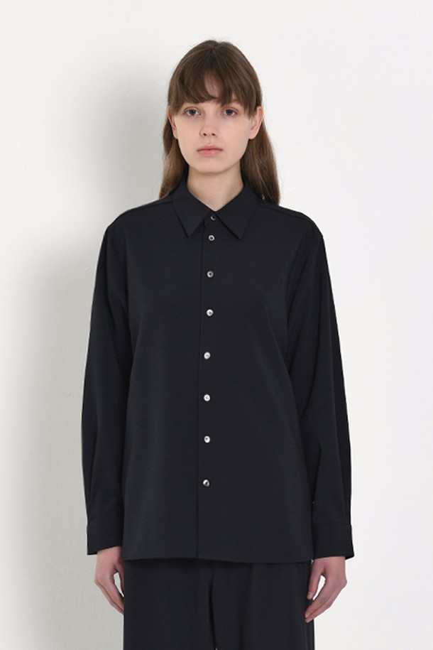 VIS Ā VIS  - 셔츠 - [22 CAPSULE] ESSENTIAL SILKY SHIRT