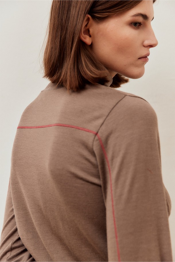 VIS Ā VIS  - 긴소매 티셔츠 - COVER STITCH WOOL JERSEY MOCK NECK TOP