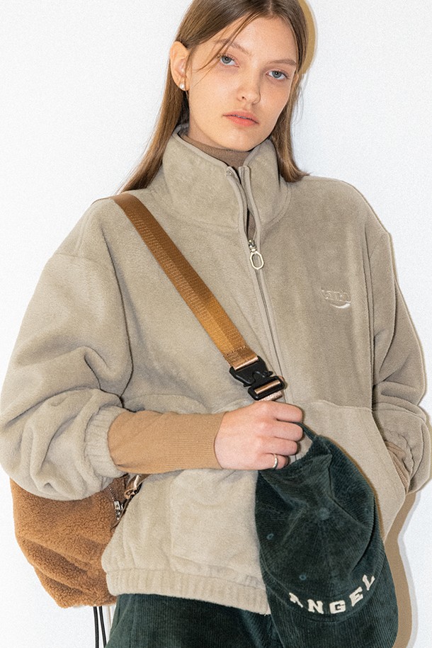 GENERAL IDEA - 자켓 / 베스트 - [23FW]UNISEX 하이넥 집업 플리스 [BEIGE] / SBC4U07009