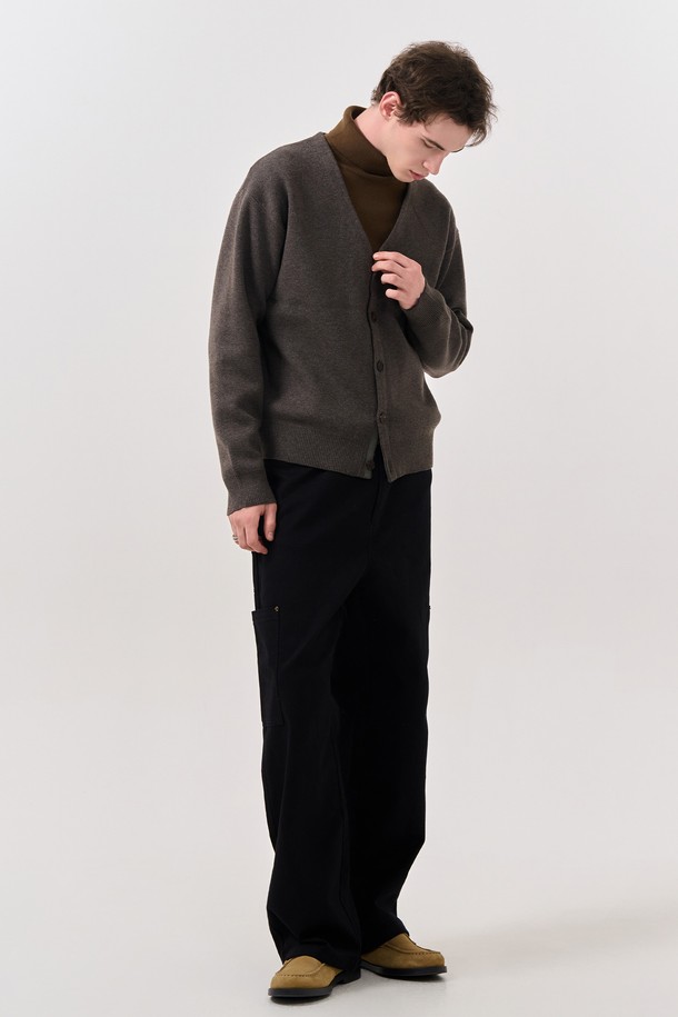 GENERAL IDEA - 가디건 - [24FW] MAN 뉴클래식 브이넥 가디건 [BROWN CHARCOAL] / SBD3M04005