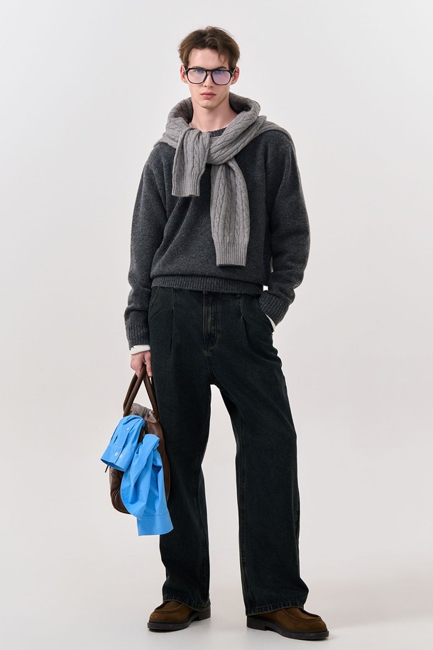 GENERAL IDEA - 스웨터 - [24FW] MAN 볼드 넥 베이직 풀오버 [CHARCOAL] / SBD4M05015