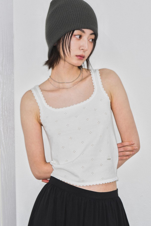 GENERAL IDEA - 민소매티셔츠 - [25SS] WOMAN 펀칭 레이스 니트 슬리브리스 [WHITE] / WBE1L43540