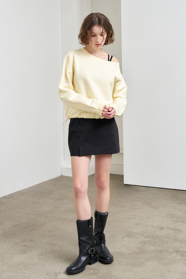 GENERAL IDEA - 스웻셔츠 - [25SS] WOMAN 원 숄더 스웨트 셔츠 [BUTTER] / WBE1L02507