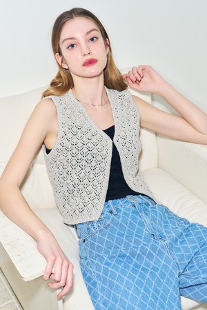 [24SS] WOMAN 펀칭 니트 오픈 베스트 [LIGHT GREY] / WBD2L06529