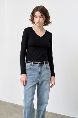 [25SS] WOMAN 슬림 브이넥 롱 슬리브 티 [BLACK] / WBE1L01503