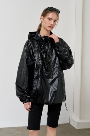 [25SS] UNISEX 글로시 패커블 아노락 [BLACK] / SBE1U07002
