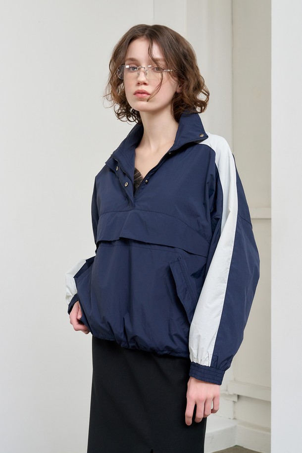 GENERAL IDEA - 점퍼 - [25SS] WOMAN 컴포트핏 나일론 아노락 [NAVY] / WBE1L55540