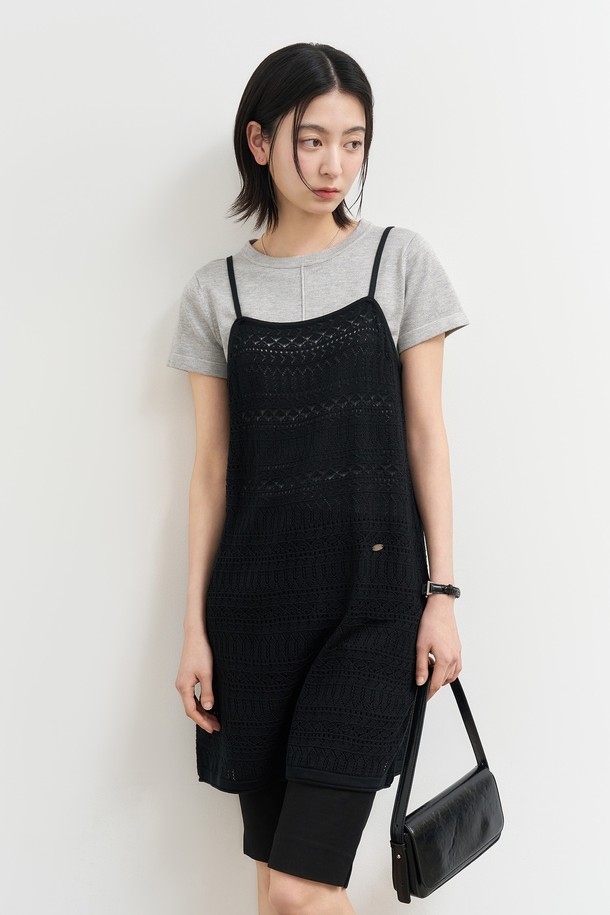 GENERAL IDEA - 민소매 원피스 - [25SS] WOMAN 크로셰 롱 레이어드 니트 탑 [BLACK] / WBE2L05529