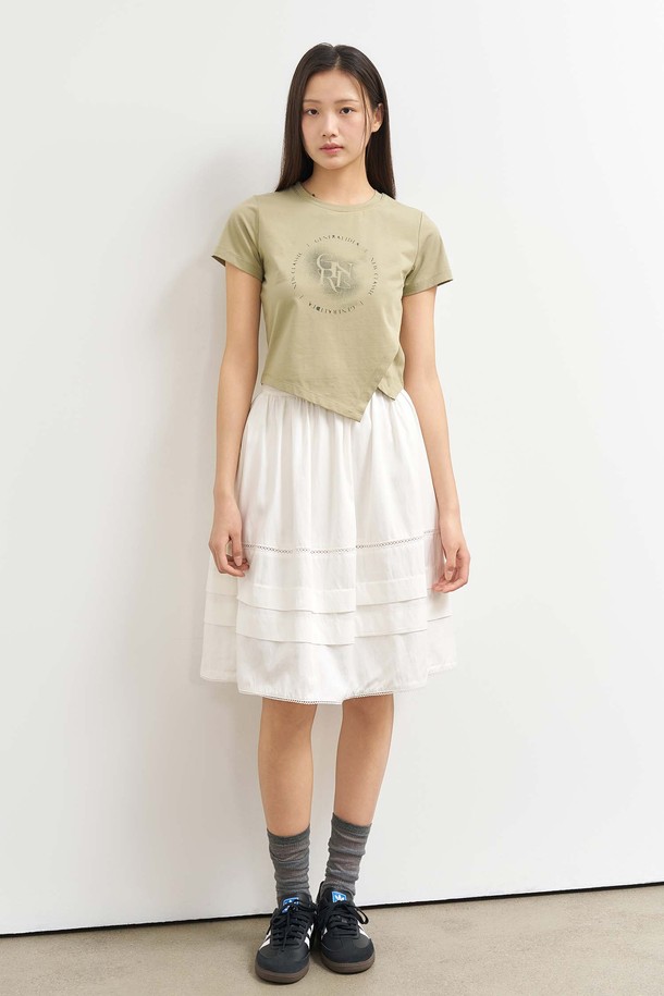 GENERAL IDEA - 반소매 티셔츠 - [25SS] WOMAN 언밸런스 실켓 스판 아트웍 반팔티 [LIGHT KHAKI] / WBE2L01540