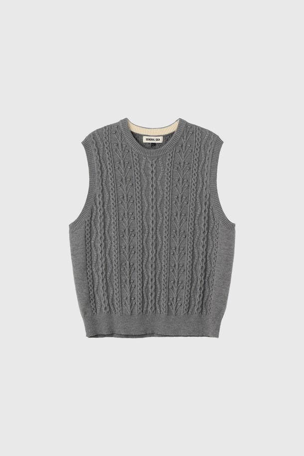 [25FW] MAN 클래식 크루넥 니트 베스트는 남성용 니트 베스트로, 가을과 겨울에 착용하기 좋습니다. 부드러운 울 소재에 클래식하고 베이직한 스타일을 더했으며, 두꺼운 두께감과 크루넥 디자인, 케이블 패턴으로 포인트를 주었습니다. 레귤러 핏으로 편안하게 착용 가능하며, 일상복으로 활용하기 좋습니다.
