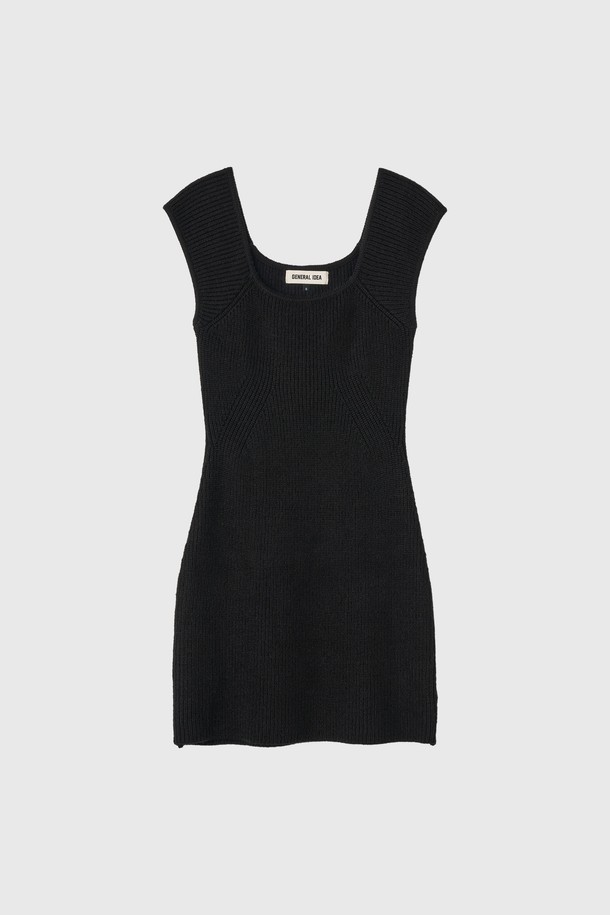 **[25FW] WOMAN 스퀘어넥 니트 미니 원피스 [2COL]**

미니멀하고 베이직한 스타일의 여성 니트 미니 원피스입니다. 차콜 블랙 두 가지 색상으로 출시되었으며, 봄, 가을, 겨울 계절에 착용하기 좋습니다. 슬림핏 디자인에 골지 패턴으로 세련된 실루엣을 연출하며, 신축성 있는 아크릴, 나일론 혼방 소재로 편안한 착용감을 제공합니다. 스퀘어넥 라인과 긴 소매, 약간 두께감 있는 소재가 특징이며, 데이트룩, 겨울 데일리룩, 모임룩 등 다양한 TPO에 활용 가능합니다. 벌룬 슬리브 루즈핏 가디건과 세트로 시크하게 연출할 수도 있습니다.
