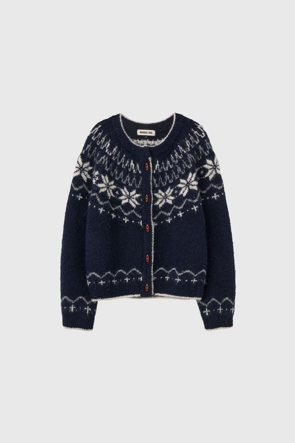 [25FW] WOMAN 울 노르딕 더플 가디건 [4COL] / WBD4L04550은 여성용 가디건입니다. 울 소재로 제작되어 부드러운 촉감과 두꺼운 두께감으로 가을, 겨울 시즌에 따뜻하게 착용할 수 있습니다. 캐주얼 스타일의 노르딕 패턴과 더플 스타일의 버튼 디테일이 특징이며, 레귤러핏과 크롭 기장으로 세련된 핏을 연출합니다. 블랙과 화이트 두 가지 컬러 옵션으로 만나보실 수 있으며, 긴 소매 디자인입니다. 라운드넥으로 제작되어 편안하게 착용 가능합니다.
