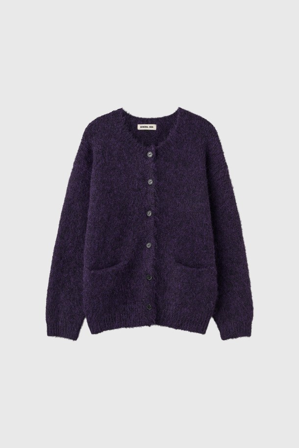 [25FW] MAN 울 블렌드 헤어리 루즈핏 가디건 [3COL]는 남성용 상의 가디건입니다. 가을, 겨울 시즌 착용하기 좋으며, 부드러운 촉감의 울 소재와 긴 소매 기장으로 제작되었습니다. 베이직하고 캐주얼한 스타일로, 일상 및 출근룩에 활용하기 좋습니다. 루즈핏으로 편안한 착용감을 선사하며, 라운드넥 디자인과 무지 패턴이 특징입니다. 그레이, 네이비 2가지 색상으로 제공되며, 두께가 두꺼워 따뜻하게 입을 수 있습니다.
