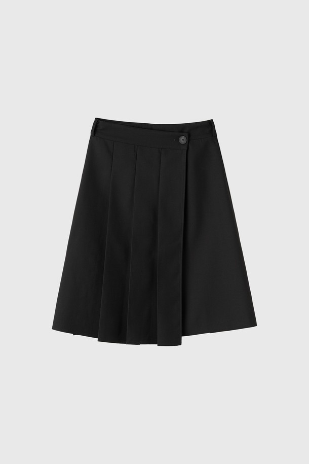 [25FW] WOMAN 플리츠 랩 스커트 [2COL]는 여성스러운 실루엣을 연출하는 플리츠 랩 스커트입니다. 미니멀하고 클래식한 디자인으로, 가을과 겨울에 따뜻하고 세련된 스타일을 완성해줍니다. 블랙과 베이지 두 가지 색상으로 제공되어, 오피스룩, 출근룩, 모임룩 등 다양한 TPO에 활용 가능합니다. 시크하고 세련된 무드를 연출하며, 플리츠 디테일이 은은한 포인트를 더합니다. 25FW 시즌을 맞아 출시된 이 스커트는 당신의 스타일을 한층 끌어올려 줄 것입니다.
